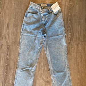 Abercrombie straight leg jeans NWT